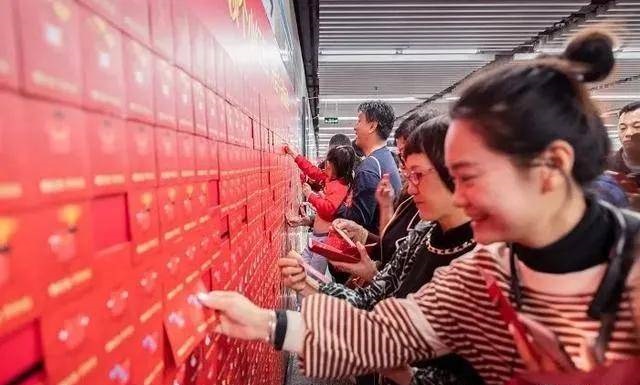 唯有這些抓人眼球的戶外廣告才配叫創(chuàng)意！標(biāo)識(shí)主也滿意4