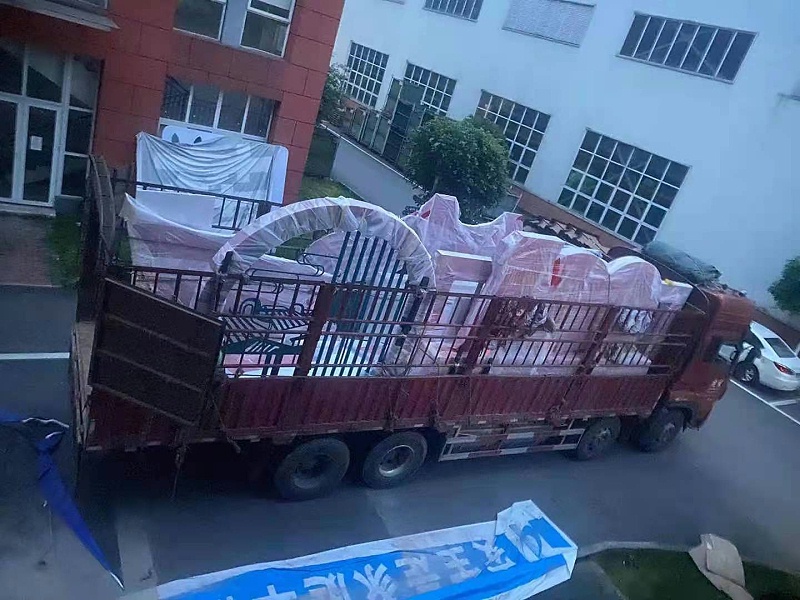 工廠(chǎng)開(kāi)始裝車(chē)發(fā)貨