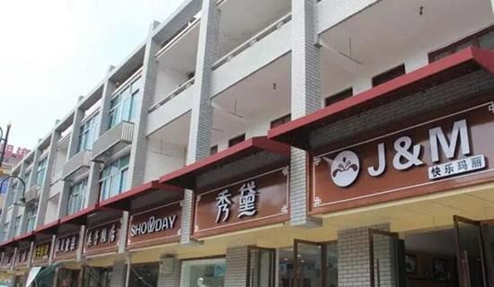 走在街上，發(fā)現(xiàn)店鋪招牌如法泡制，統(tǒng)一式商鋪廣告牌有需求嗎？4